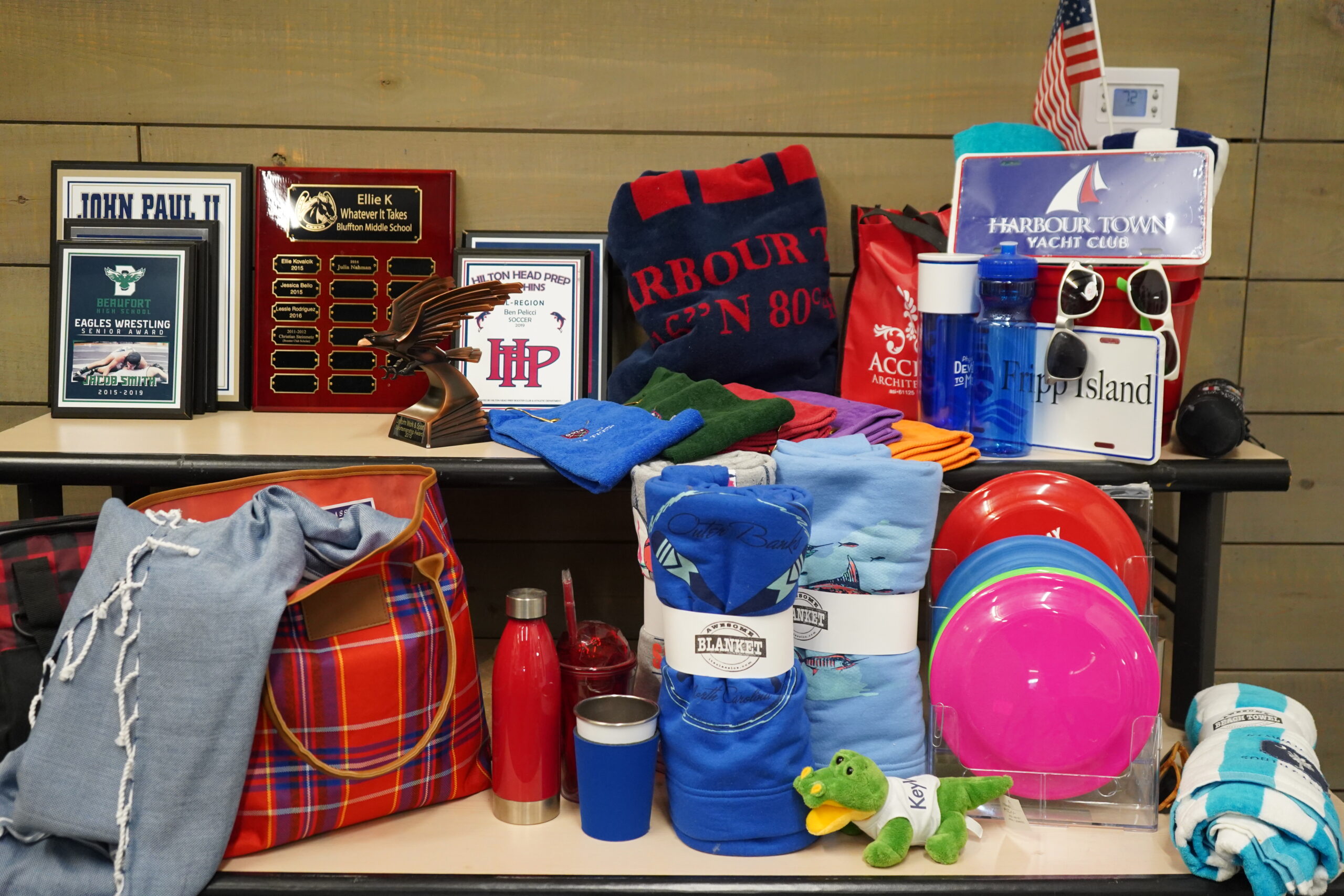 Customizable merchandise for bulk orders, with company logos